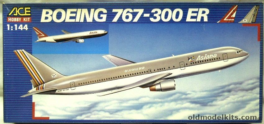 Ace 1/144 Boeing 767-300ER - Lauda or Asiana - (ex Revell), 3000 plastic model kit